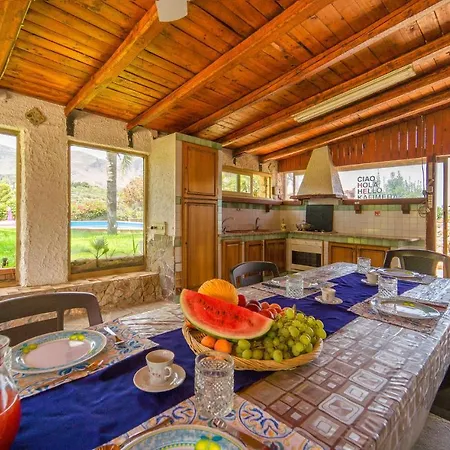 Holiday home Stunning In With Wifi Trabia